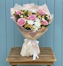 Букет цветов из:  Гвоздики, Орхидеи и Розы в Константиновске