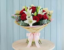 Букет цветов из:  Лилии и Розы в Константиновске