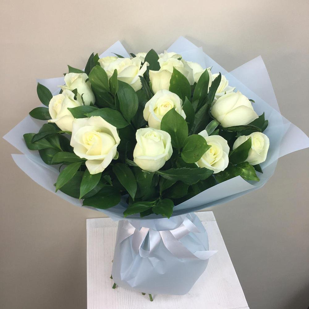 Букет 15 Белых роз Проуд в Константиновске
