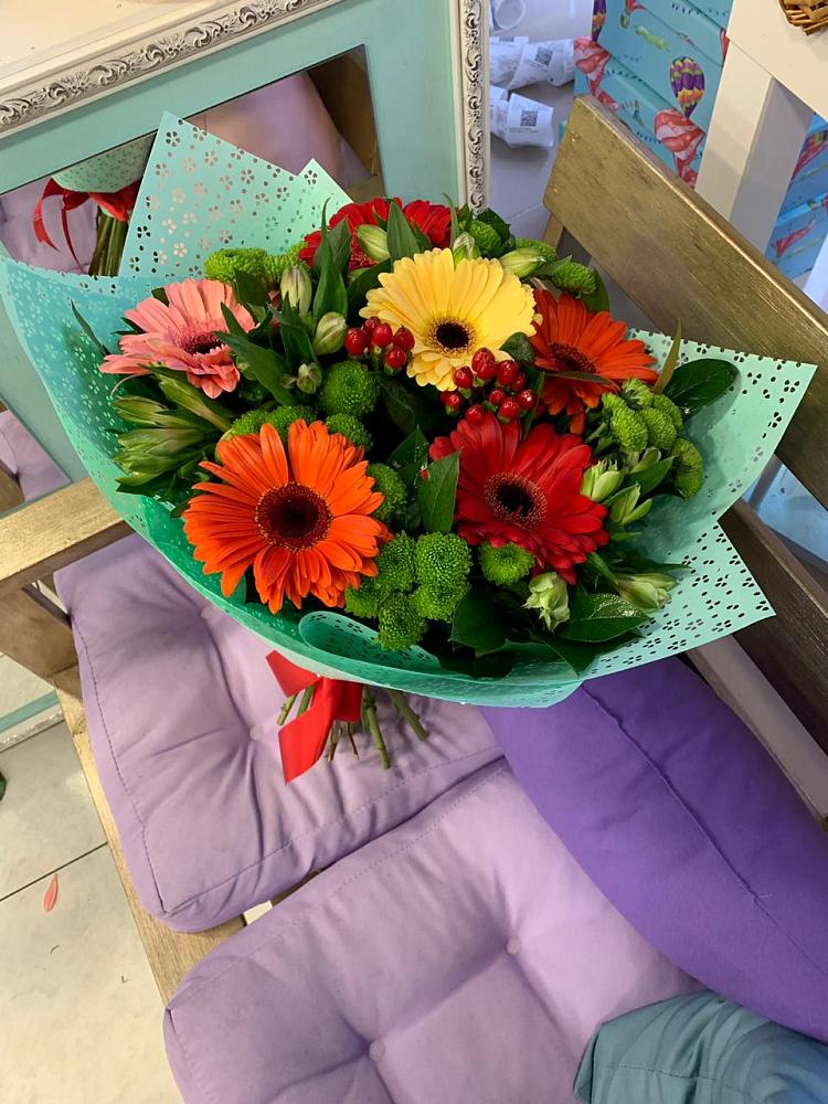 Букет цветов из: Герберы, Хризантемы и Альстромерии в Константиновске