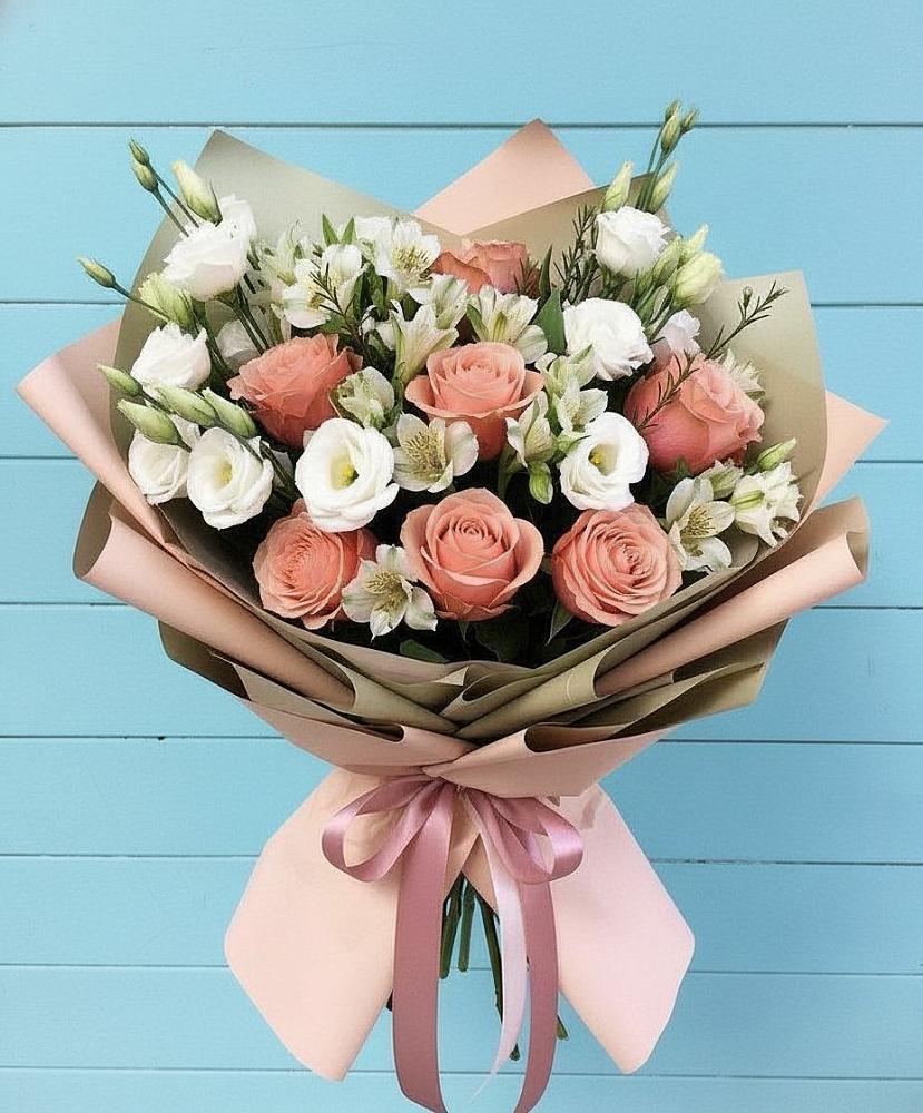 Букет цветов из: Розы, Альстромерии и Лизиантусы в Константиновске