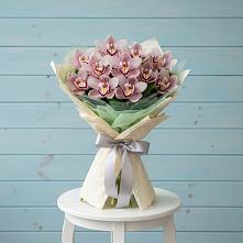 Букет цветов из:  Орхидеи и Розы в Константиновске