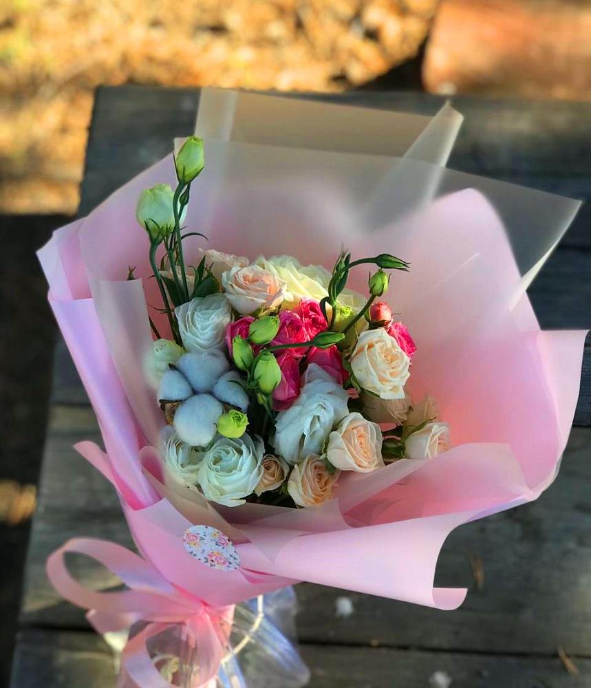 Букет цветов из: Розы и Лизиантусы в Константиновске