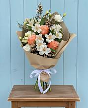 Букет цветов из:  Альстромерии, Лизиантусы, Розы и Хризантемы #REPLACE_PRED# Константиновске