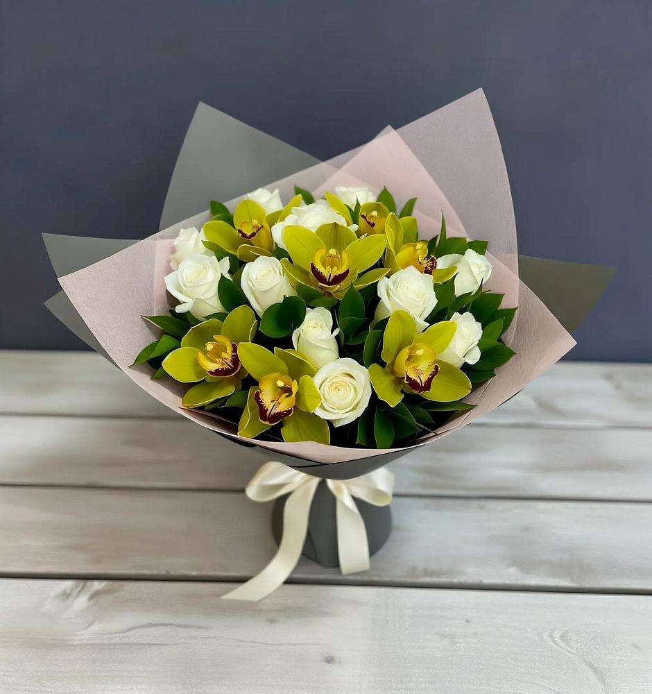 Букет цветов из: Орхидеи и Розы в Константиновске