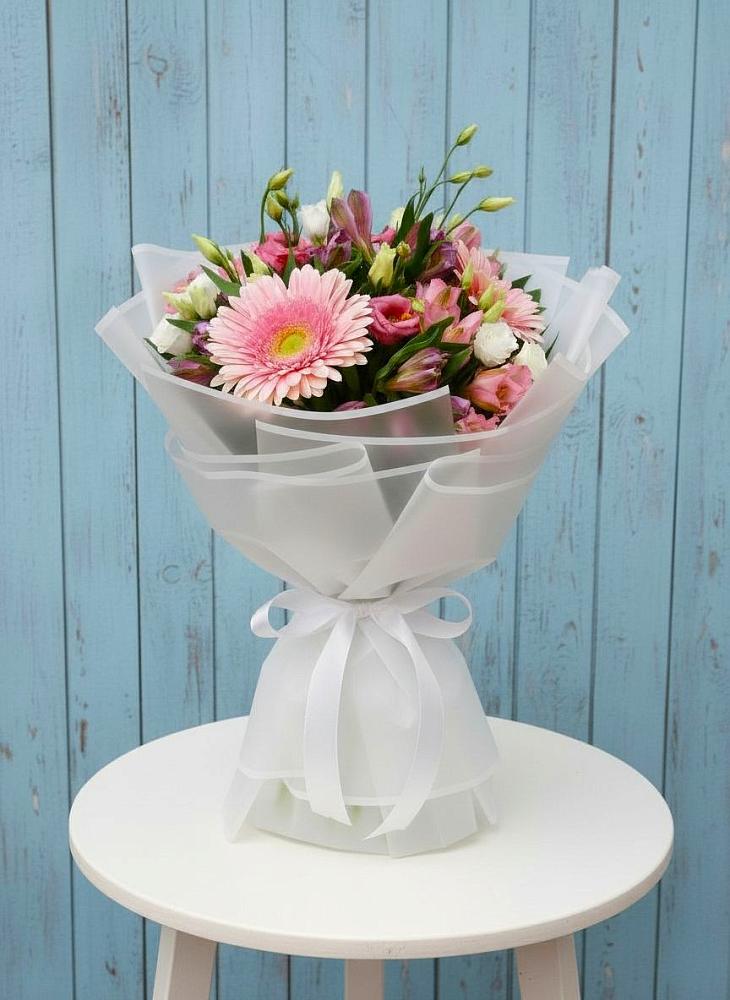 Букет цветов из: Герберы, Альстромерии и Лизиантусы в Константиновске