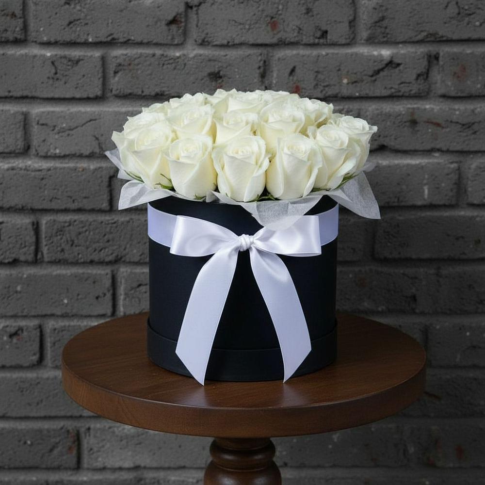 Цветочная композиция из Розы в шляпной коробке в Константиновске