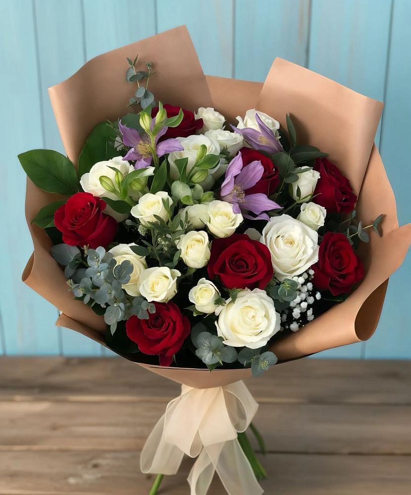 Букет цветов из: Розы и Альстромерии в Константиновске