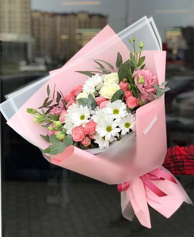 Букет цветов из: Розы, Лизиантусы и Хризантемы в Константиновске