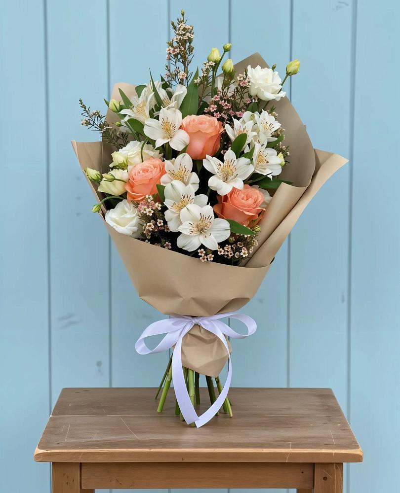 Букет цветов из: Альстромерии, Лизиантусы, Розы и Хризантемы в Константиновске