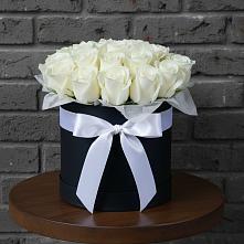 Цветочная композиция из Розы в шляпной коробке в Константиновске